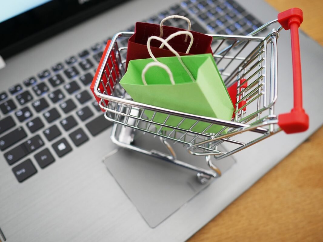 how to shop for clothes online by comparing prices